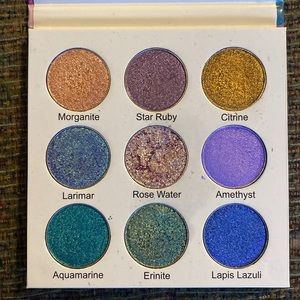 It’s Bel Cosmetics The Flare Duochrome Eyeshadow Palette